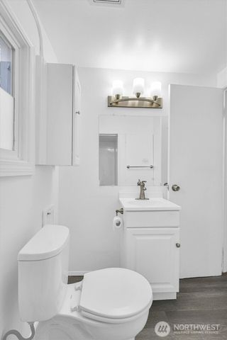 16030 15th Avenue SW, Burien, WA 98166