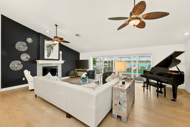 10976 HARBORSIDE DRIVE, Largo, FL 33773