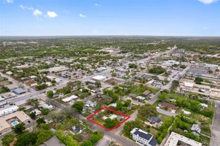 208 W 5th ST, Lampasas, TX 76550