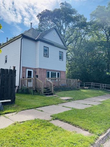 1922 Iowa Ave, Superior, WI 54880