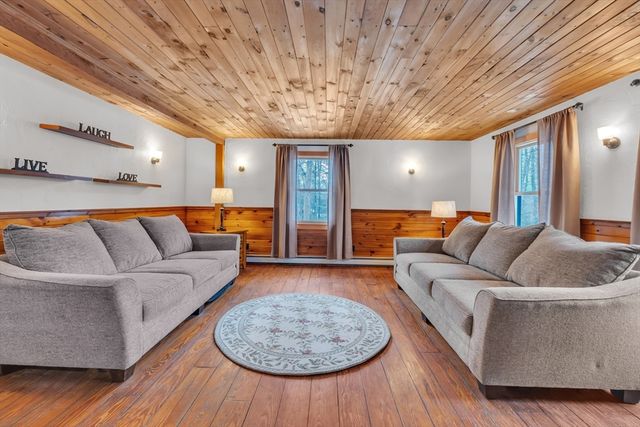 300 Padre Rd, New Braintree, MA 01531