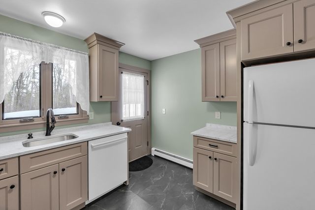 300 Padre Rd, New Braintree, MA 01531