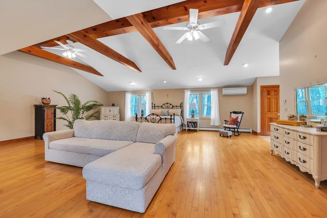 300 Padre Rd, New Braintree, MA 01531