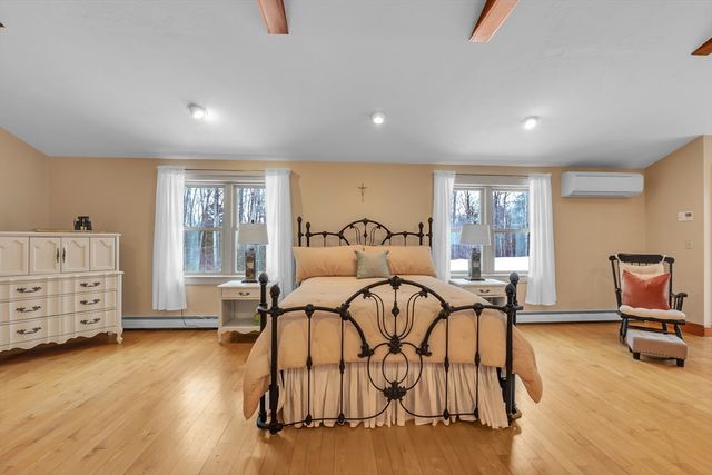 300 Padre Rd, New Braintree, MA 01531