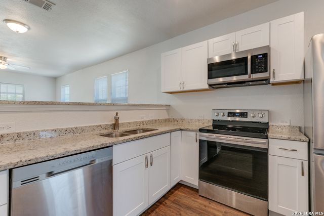 915 W Rosewood, San Antonio, TX 78201