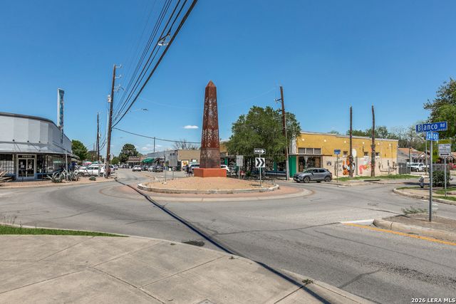 915 W Rosewood, San Antonio, TX 78201