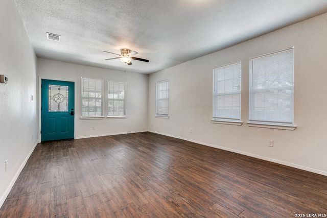 915 W Rosewood, San Antonio, TX 78201