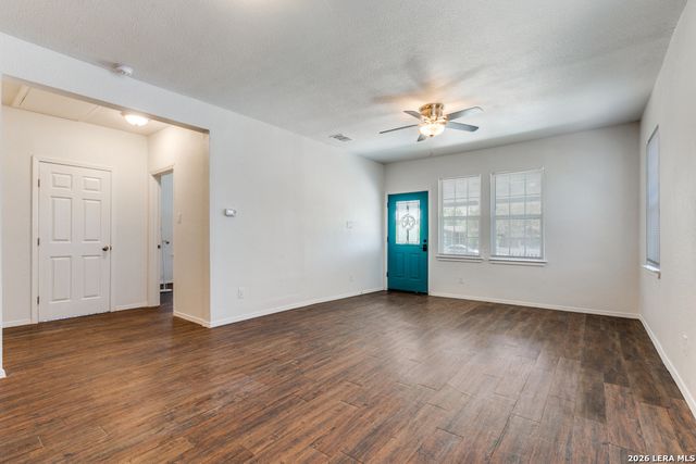 915 W Rosewood, San Antonio, TX 78201