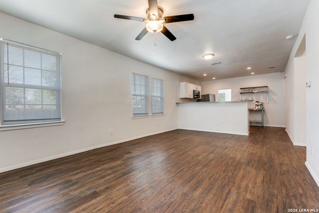 915 W Rosewood, San Antonio, TX 78201