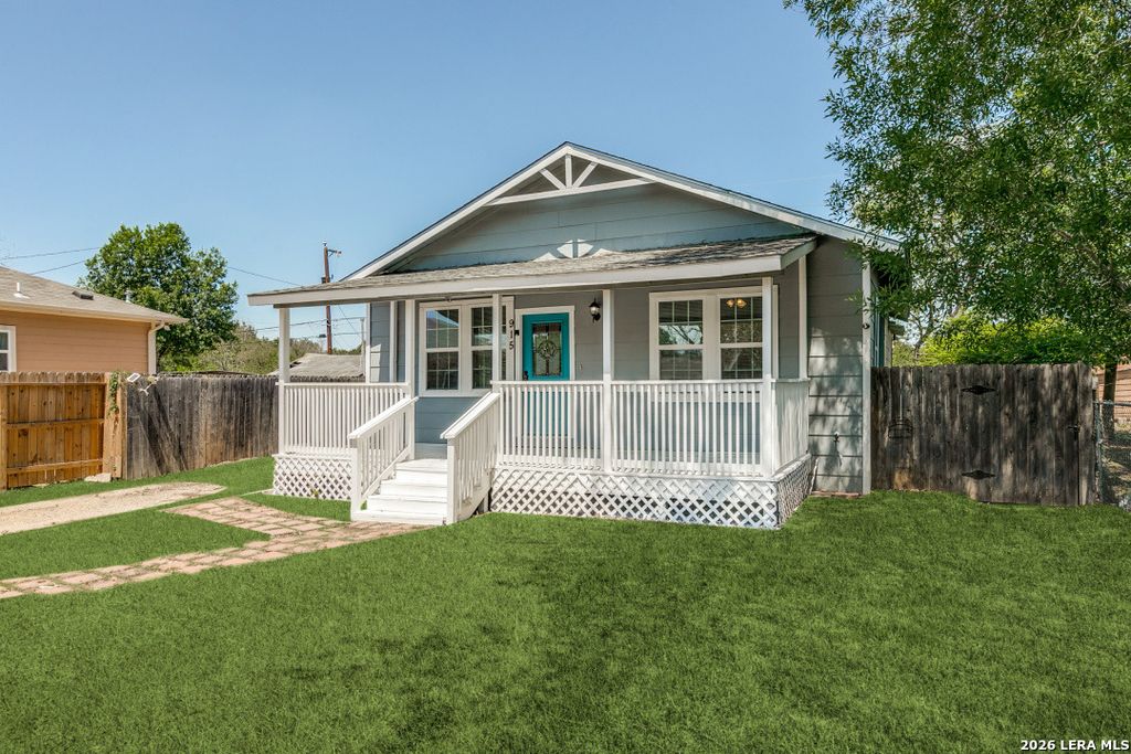 915 W Rosewood, San Antonio, TX 78201