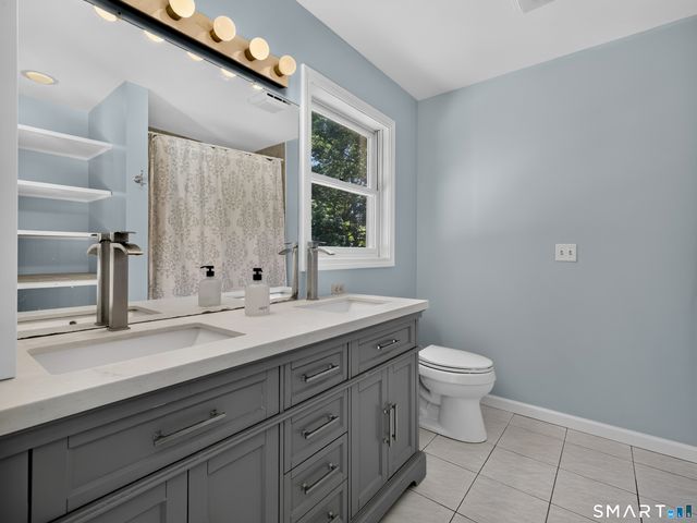 7 Bailey Drive, Guilford, CT 06437