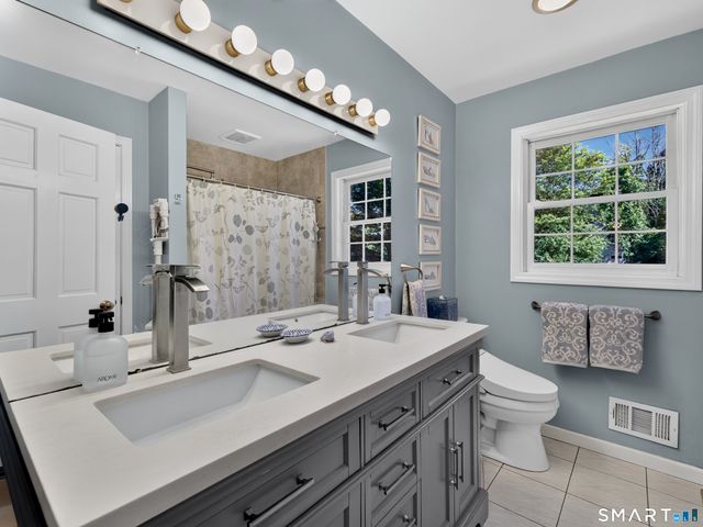 7 Bailey Drive, Guilford, CT 06437