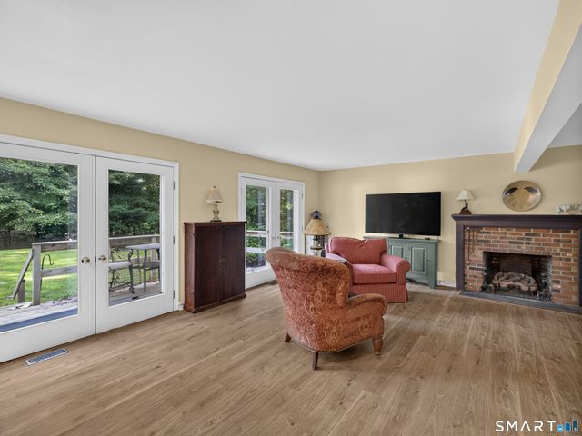 7 Bailey Drive, Guilford, CT 06437