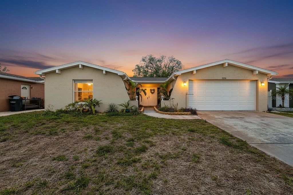 8206 DEDHAM DRIVE, Port Richey, FL 34668