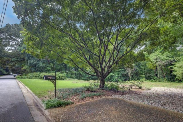 3660 Haddon Hall Road NW, Atlanta, GA 30327