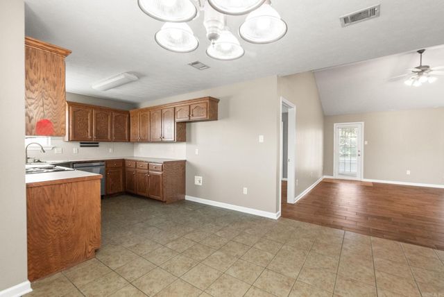 2205 Wilmington, Conway, AR 72034