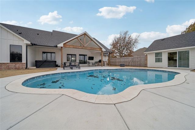 3609 NW Pioneer Street, Norman, OK 73072