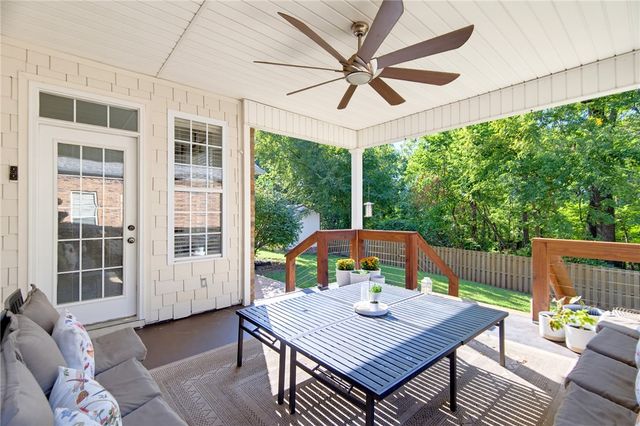 1600 Partridge RUN, Bentonville, AR 72713