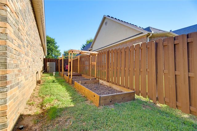 1600 Partridge RUN, Bentonville, AR 72713