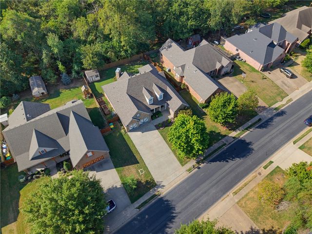 1600 Partridge RUN, Bentonville, AR 72713