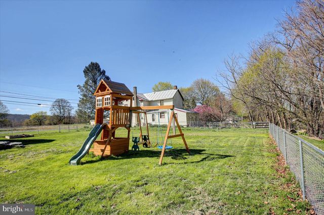 1611 PINE RD, Carlisle, PA 17015