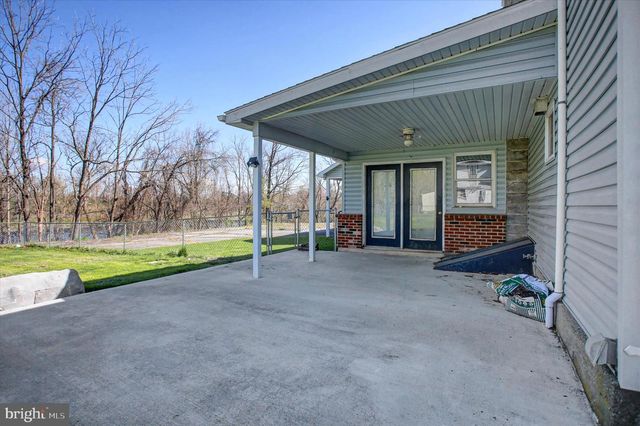 1611 PINE RD, Carlisle, PA 17015