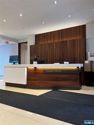 6050 Boulevard East 16J, West New York, NJ 07093