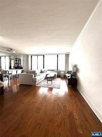 6050 Boulevard East 16J, West New York, NJ 07093