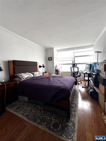 6050 Boulevard East 16J, West New York, NJ 07093