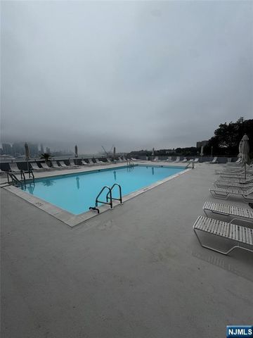 6050 Boulevard East 16J, West New York, NJ 07093