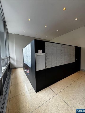 6050 Boulevard East 16J, West New York, NJ 07093