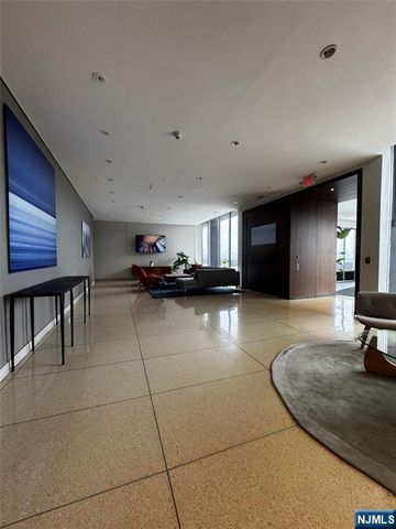 6050 Boulevard East 16J, West New York, NJ 07093