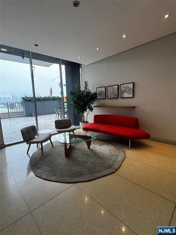 6050 Boulevard East 16J, West New York, NJ 07093