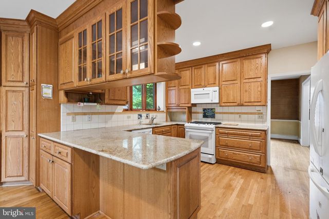 4335 CATHEDRAL AVE NW, Washington, DC 20016