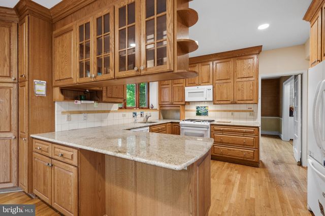 4335 CATHEDRAL AVE NW, Washington, DC 20016