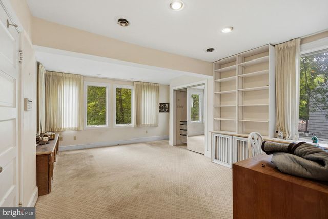 4335 CATHEDRAL AVE NW, Washington, DC 20016