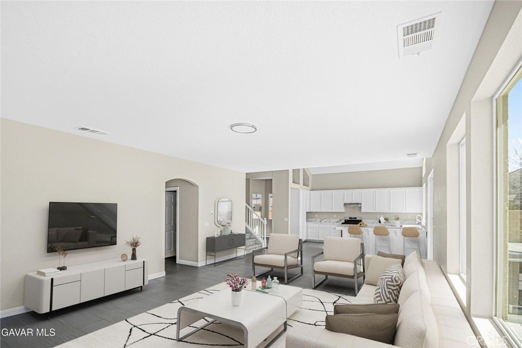 Image 11 of property listing at 5768 Monaco, Palmdale, CA 93552