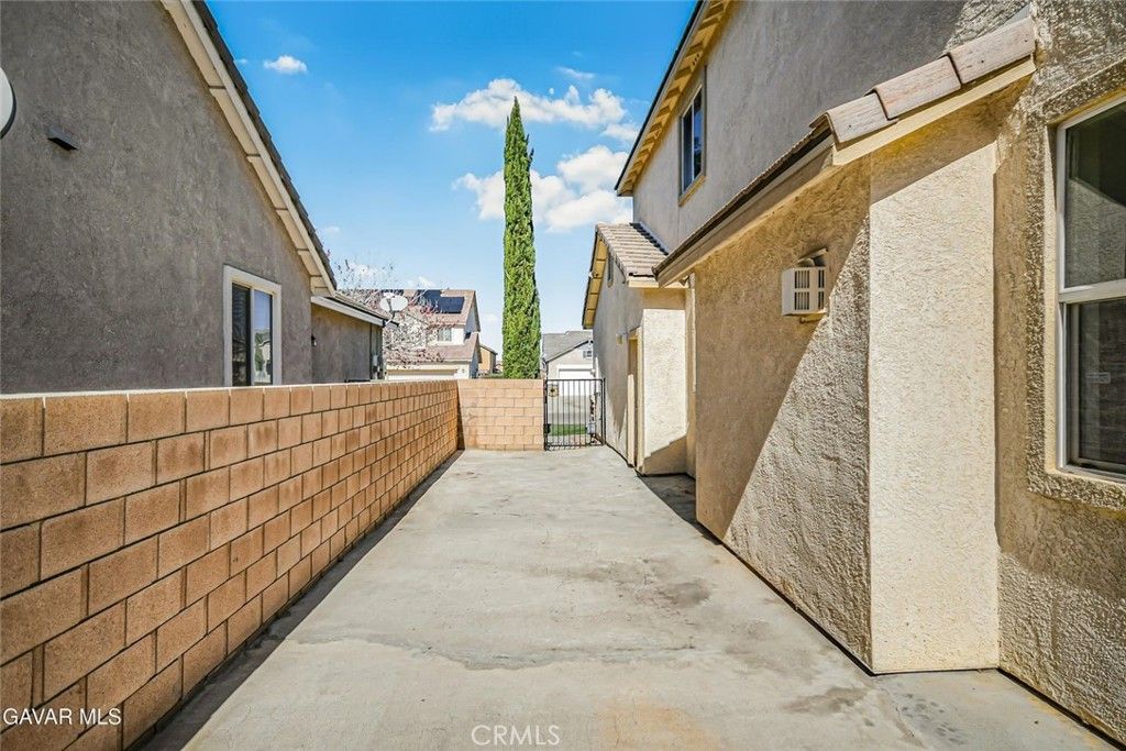 Image 41 of property listing at 5768 Monaco, Palmdale, CA 93552