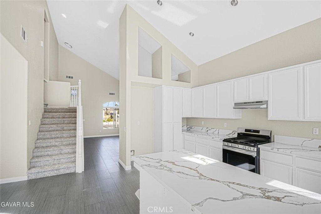 Image 6 of property listing at 5768 Monaco, Palmdale, CA 93552