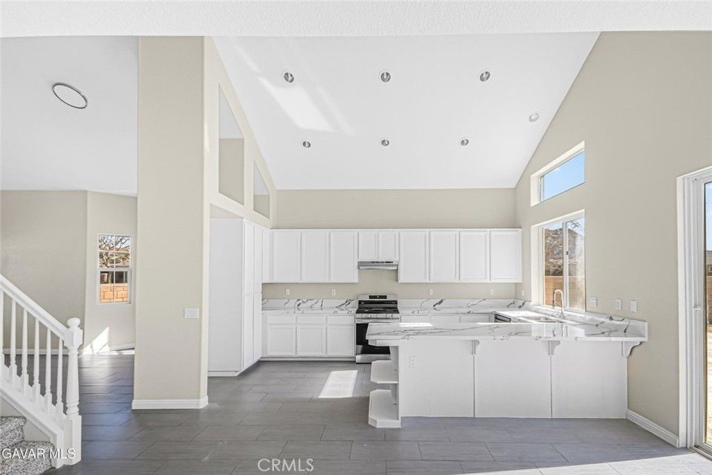 Image 8 of property listing at 5768 Monaco, Palmdale, CA 93552