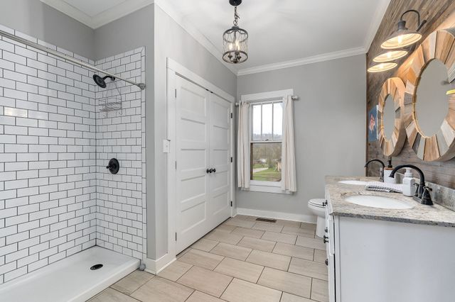 503 W 3rd St, Livingston, TN 38570