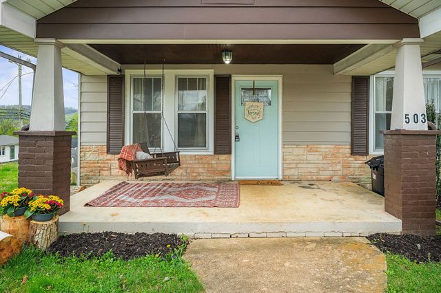 503 W 3rd St, Livingston, TN 38570