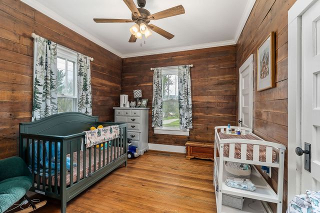 503 W 3rd St, Livingston, TN 38570