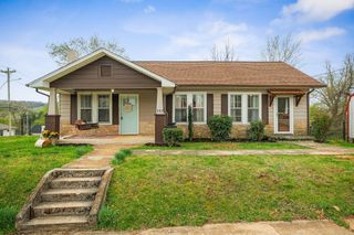 503 W 3rd St, Livingston, TN 38570
