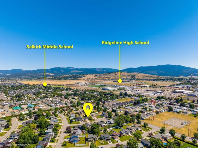 1620 N Rio Grande Ln, Greenacres, WA 99016