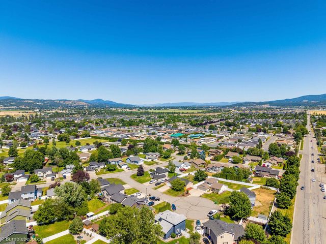1620 N Rio Grande Ln, Greenacres, WA 99016