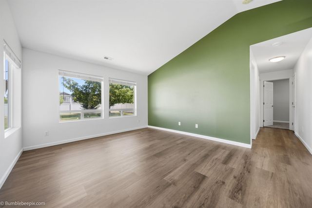 1620 N Rio Grande Ln, Greenacres, WA 99016