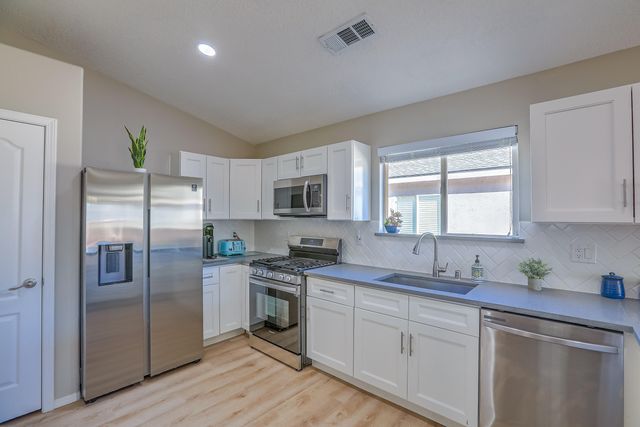 7700 Banyon Avenue NW, Albuquerque, NM 87114