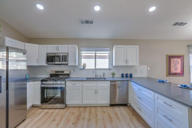 7700 Banyon Avenue NW, Albuquerque, NM 87114
