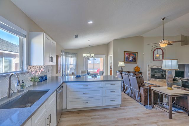 7700 Banyon Avenue NW, Albuquerque, NM 87114